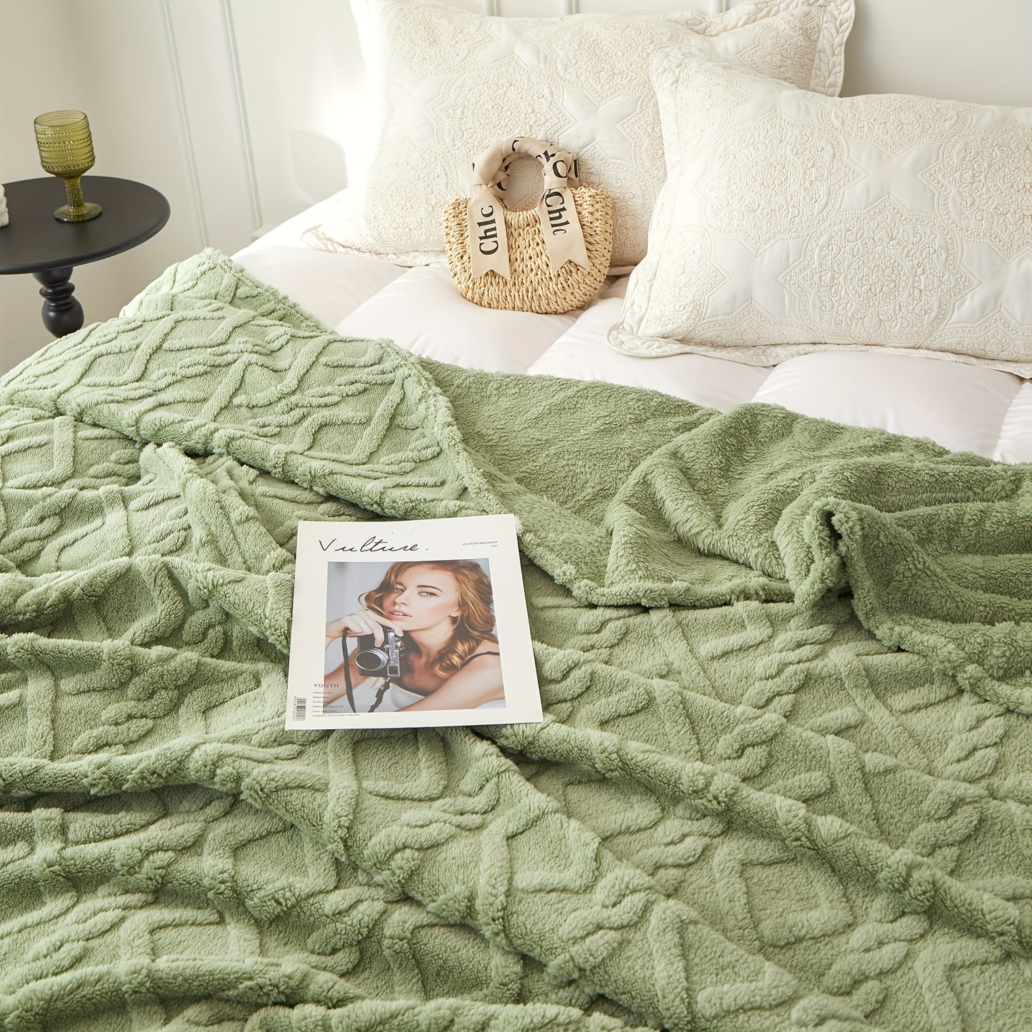 Cozy Double-Sided Fluffy Blanket for All Seasons