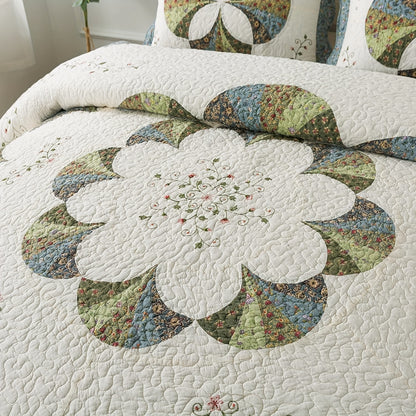 Queen Size Floral Cotton Quilt - Soft, Durable All-Season Bedding