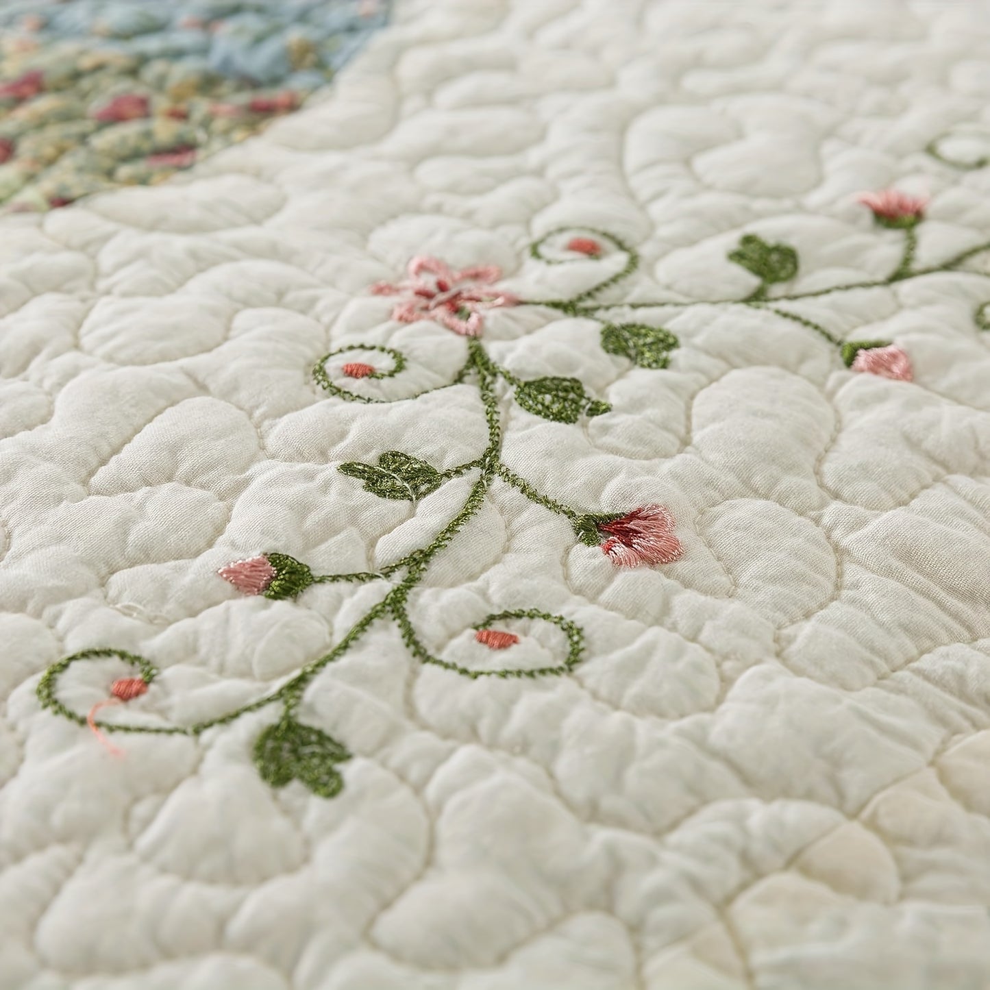 Queen Size Floral Cotton Quilt - Soft, Durable All-Season Bedding